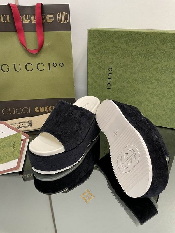 Gucci Women's Slippers 410